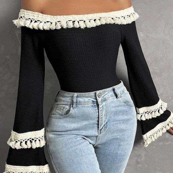 Off the Shoulder Flounce Style Sleeves - Picture 13 of 16